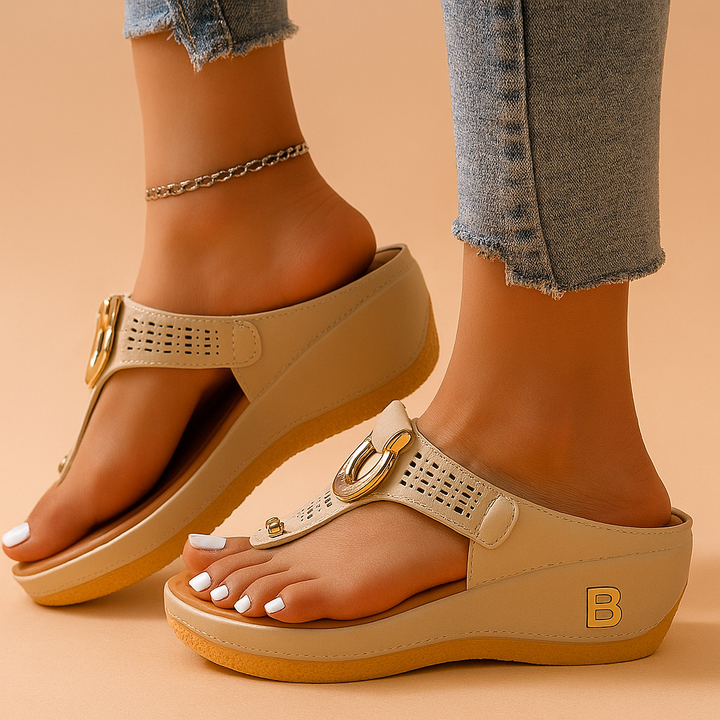 Ewa | Eleganti sandali con zeppa e fibbia decorativa 2