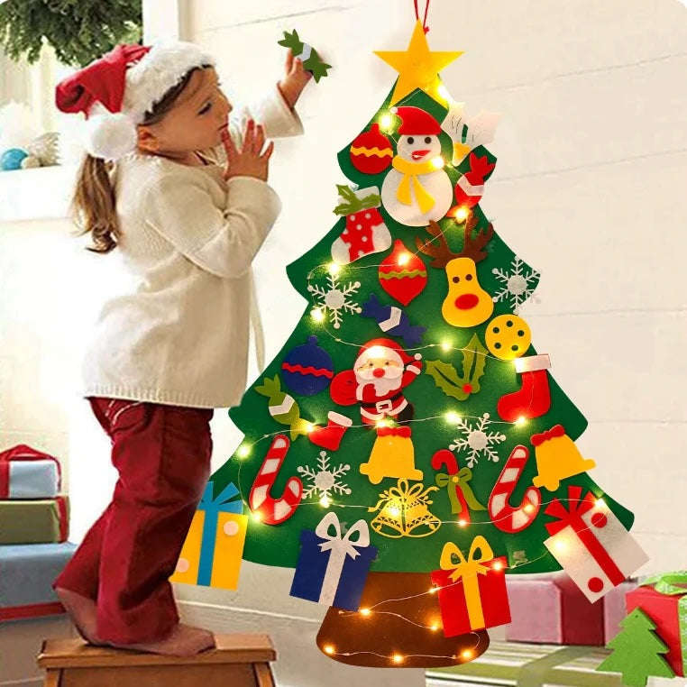 Decorazione Albero di Natale da Parete in Feltro con Ornamenti Appesi - Vesarelli
