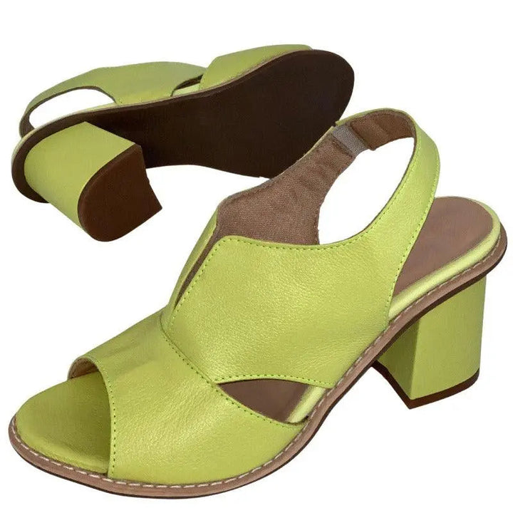 Sandali donna in pelle verde lime con tacco largo, design aperto e cinturino posteriore elastico. Scarpe estive eleganti e comode.