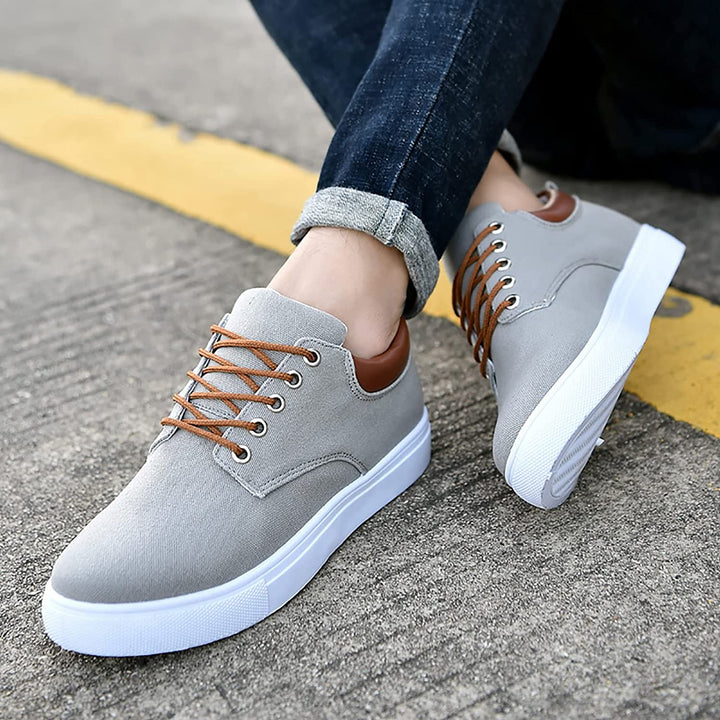 Sneakers Uomo con Suola Comoda e Design Moderno