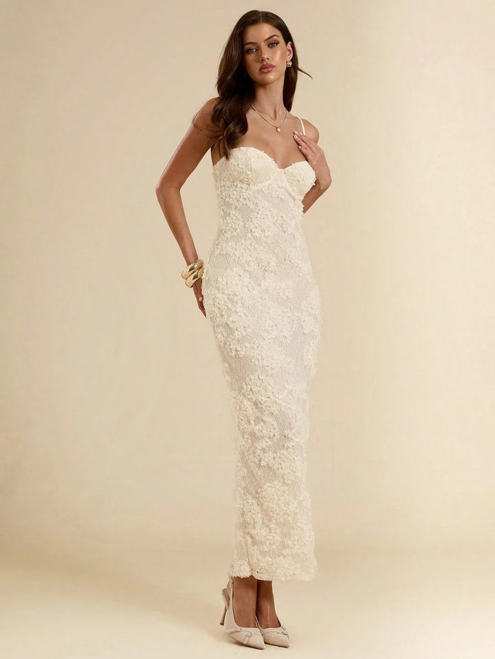 Abito Lungo Donna | Pizzo 3D & Scollo a Cuore Sensuale