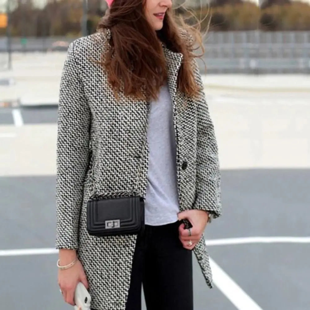 Cappotto Lungo Donna in Tweed di Lana Vestibilità Comoda