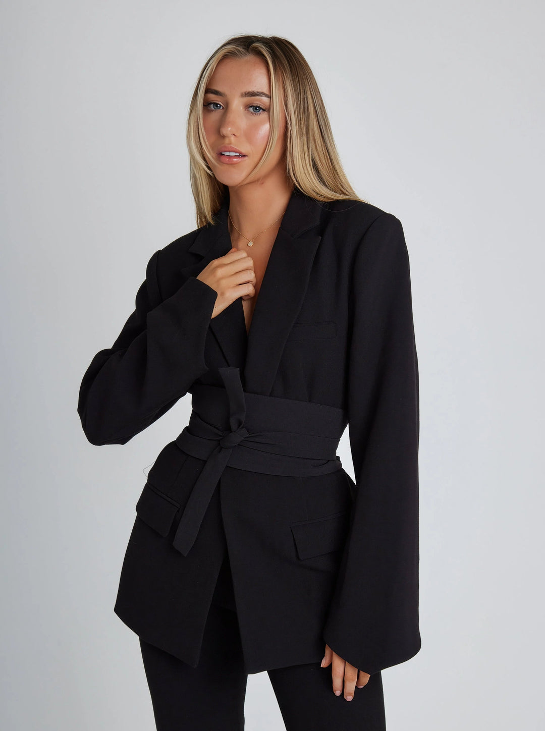 Blazer Donna Sartoriale con Cintura Integrata Elegante - Vesarelli