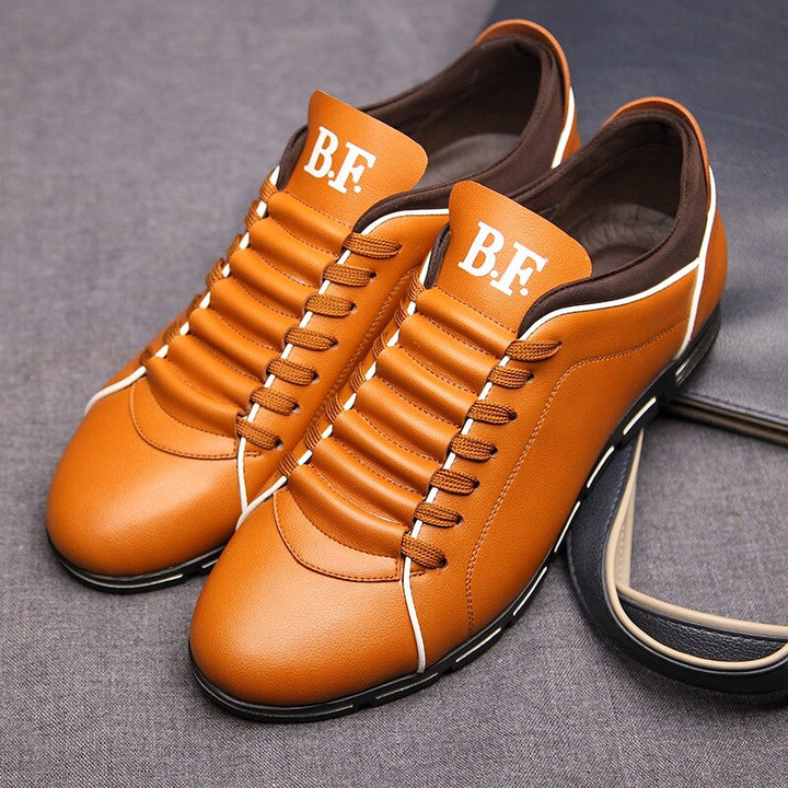 Scarpe da uomo in pelle marrone, design elegante con lacci, suola antiscivolo. Ideali per moda casual e formale. Comfort e stile garantiti.