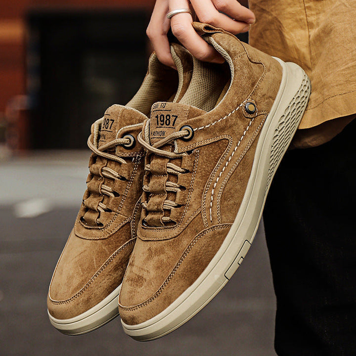 Luca | Uomo Sneaker Scamosciata Stringata Low-Top Dettaglio Forato 1