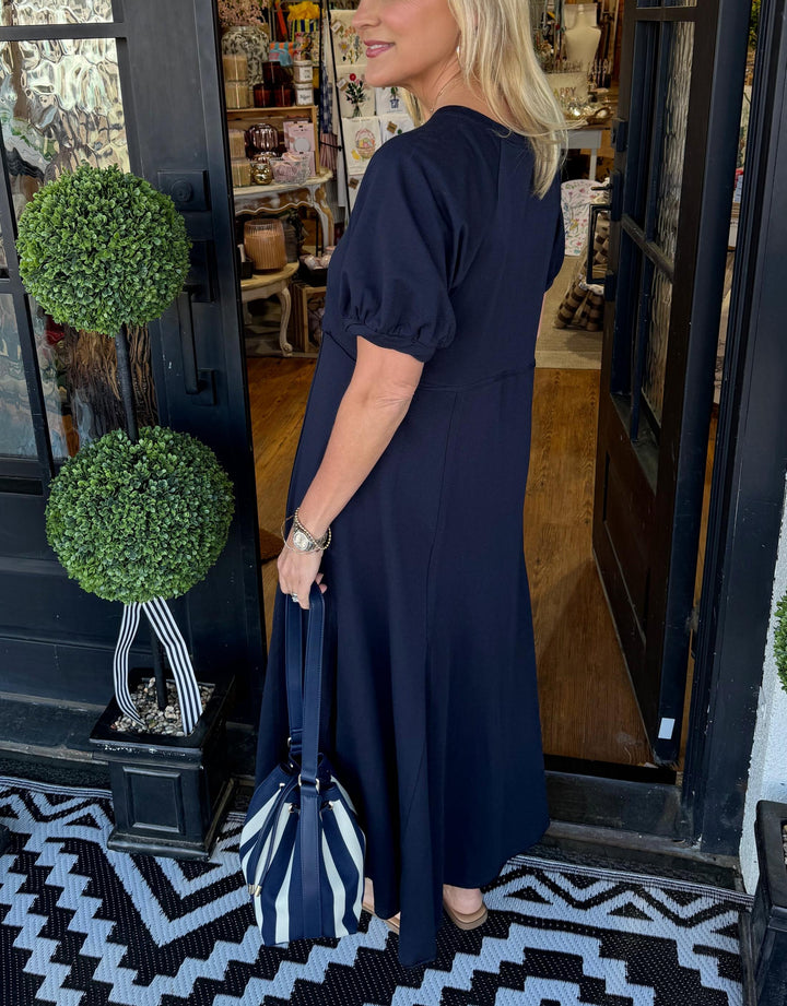Luna Chic | Vestito Lungo Elegante con Maniche a Sbuffo 1