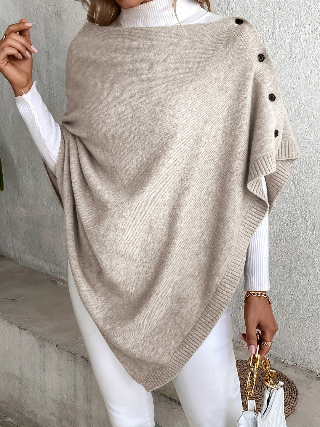 Poncho Donna Lavorato a Maglia con Chiusura a Bottoni Elegante