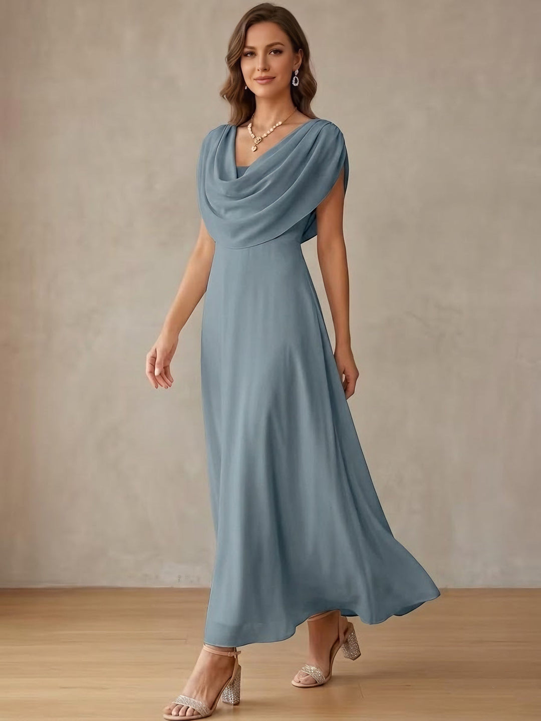 Abito Cocktail Donna in Chiffon Scollo a Cascata Senza Maniche