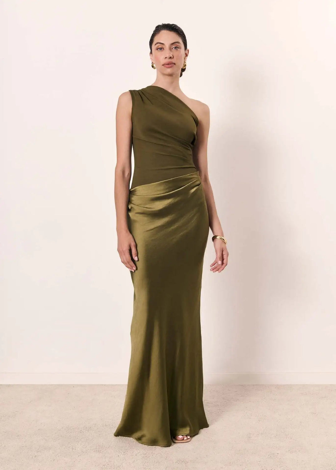 Maxi Abito Donna | Spalla scoperta & Linea aderente slanciante