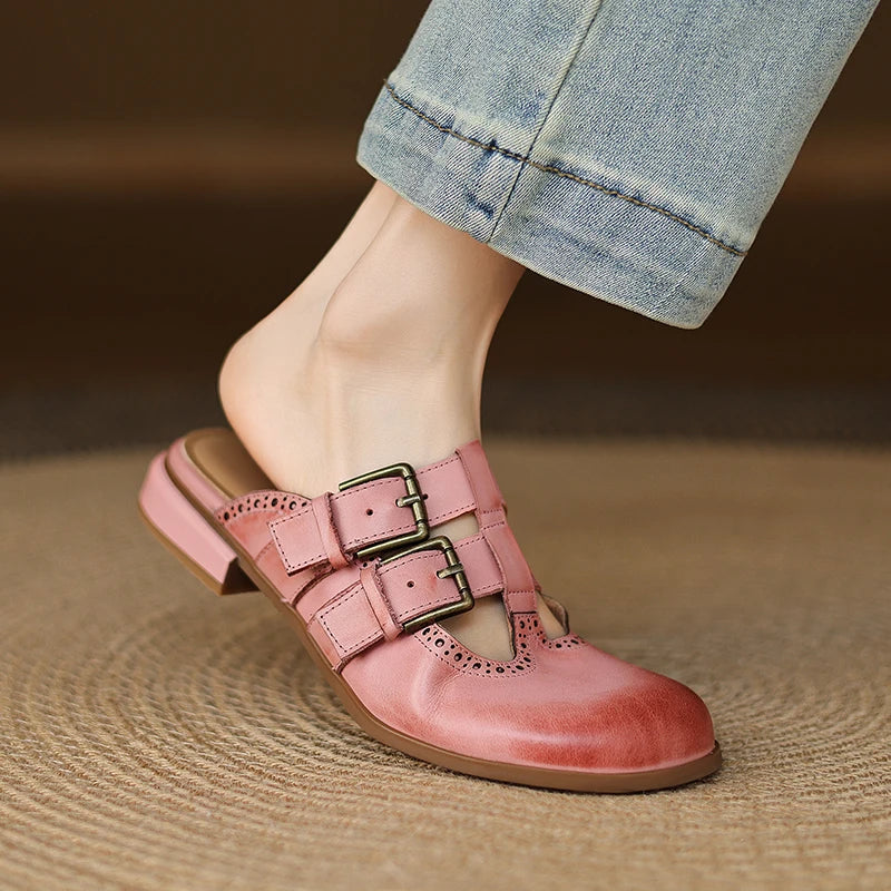 Mia | Donna Mule Piatte Pelle Doppia Fibbia Dettaglio Brogue 1