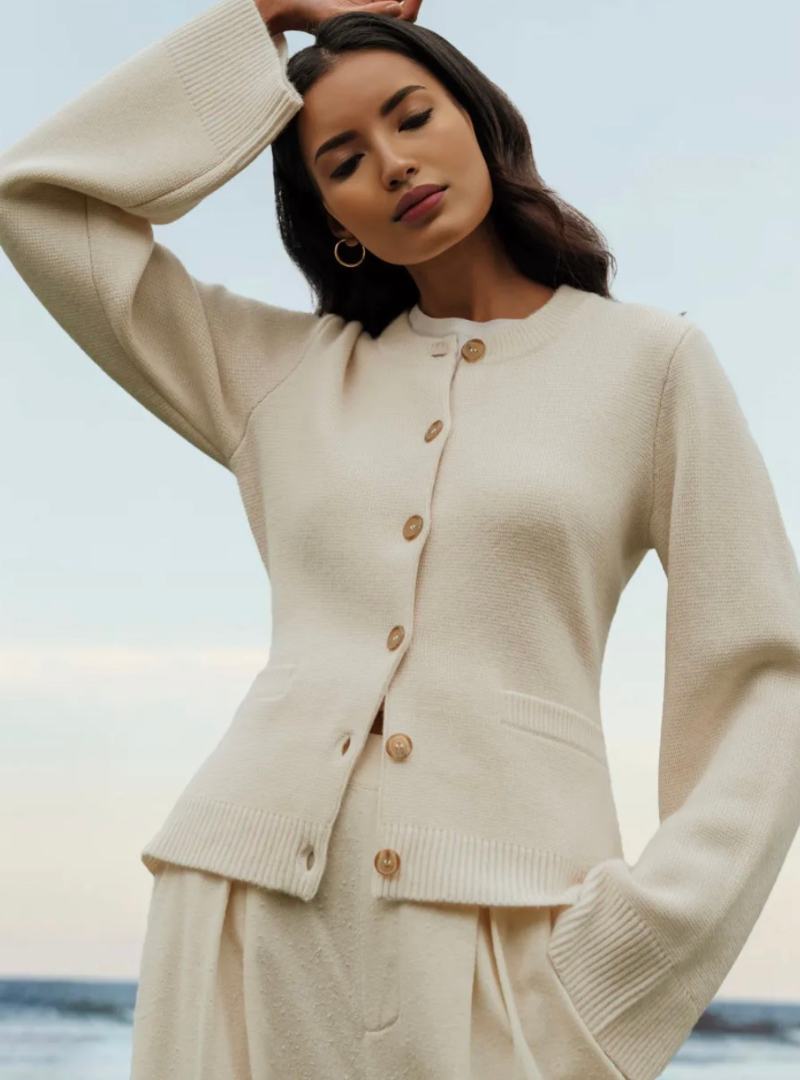 Cardigan Donna Morbido con Bottoni Manica Lunga - Vesarelli