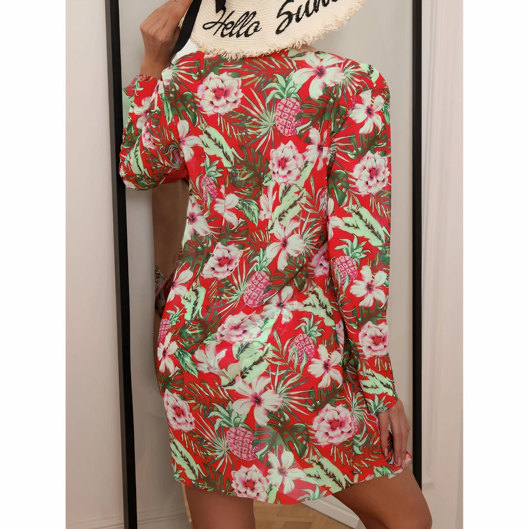 Vestito estivo donna floreale rosso, maniche lunghe, motivo tropicale con ananas e fiori, cappello di paglia con scritta "Hello Summer".