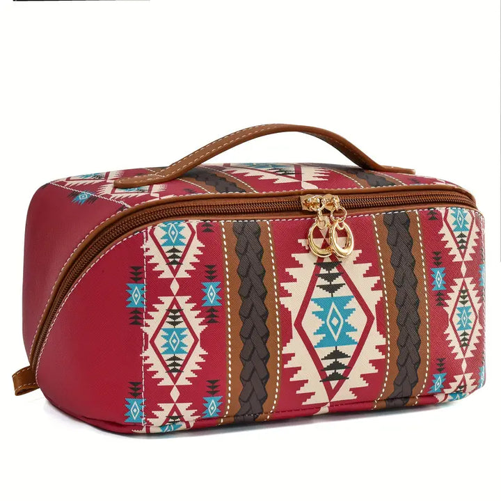Astuccio da viaggio etnico rosso con motivo geometrico, cerniera dorata e manico in pelle. Ideale per cosmetici e accessori.