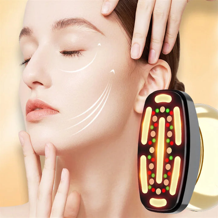Dispositivo massaggio viso LED rosso, donna rilassata, trattamento anti-età, cura della pelle, miglioramento circolazione, bellezza, ringiovanimento.