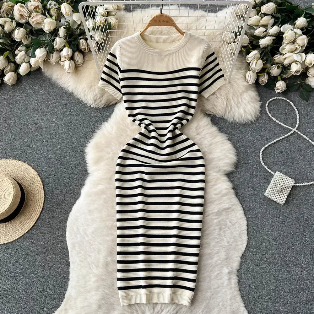 Abito Estivo Donna in Maglia a Righe Vestibilità Regular - Vesarelli
