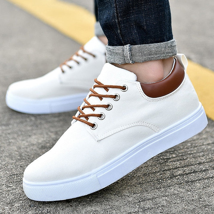 Sneakers Uomo con Suola Comoda e Design Moderno