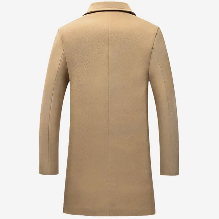 Cappotto uomo beige elegante, lungo, in lana, con taglio classico e colletto a revers. Ideale per look invernali formali e casual.