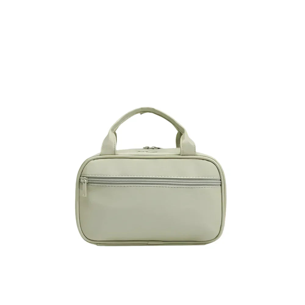 Borsa da viaggio beige con manici, tasca frontale con cerniera. Design compatto, ideale per organizzare accessori. Elegante e funzionale.