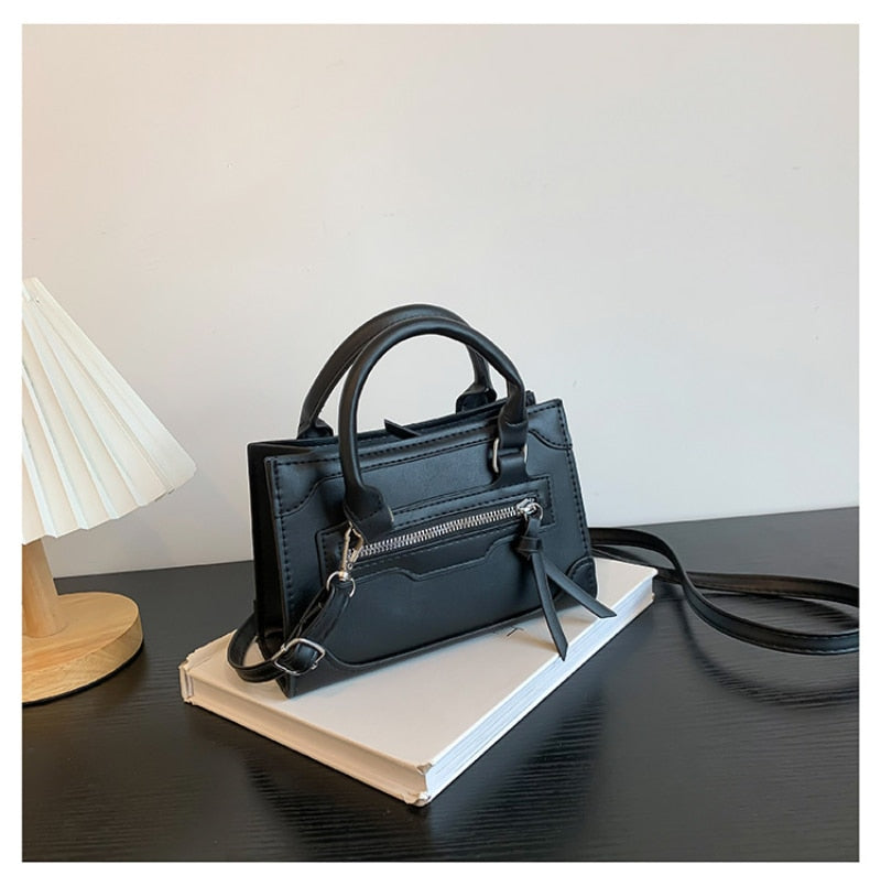 Borsa Tracolla Donna in Materiale Resistente Design Compatto - Vesarelli