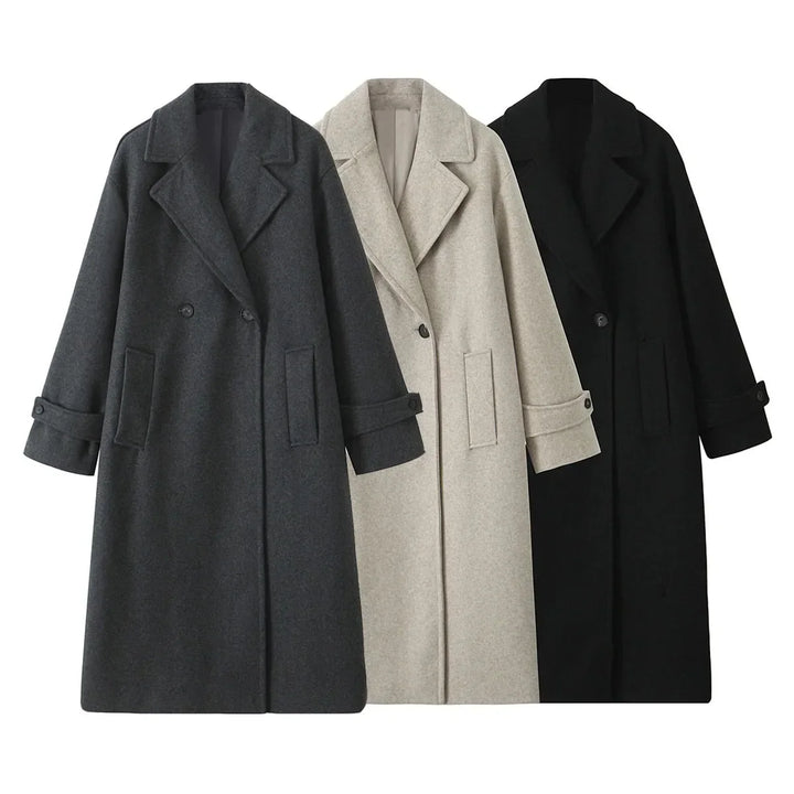 Cappotti invernali da donna in lana, colori nero, grigio e beige, design elegante con bottoni e tasche, ideali per moda autunno inverno.