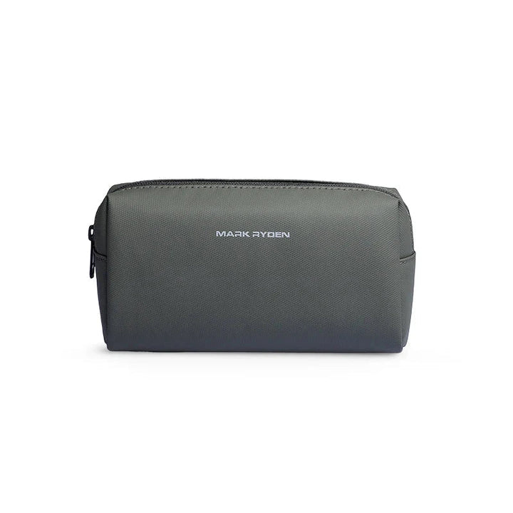 Astuccio da viaggio grigio Mark Ryden, design elegante e compatto, ideale per organizzare accessori e cosmetici. Perfetto per viaggi e uso quotidiano.
