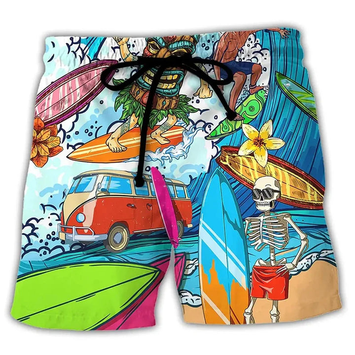Pantaloncini da bagno colorati con stampe di surf, furgone vintage e scheletro. Design estivo vivace, ideale per moda mare e surf.