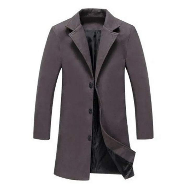 Cappotto uomo elegante grigio scuro, lungo, con bottoni, stile classico, perfetto per l'inverno. Tessuto di qualità, ideale per look formali.
