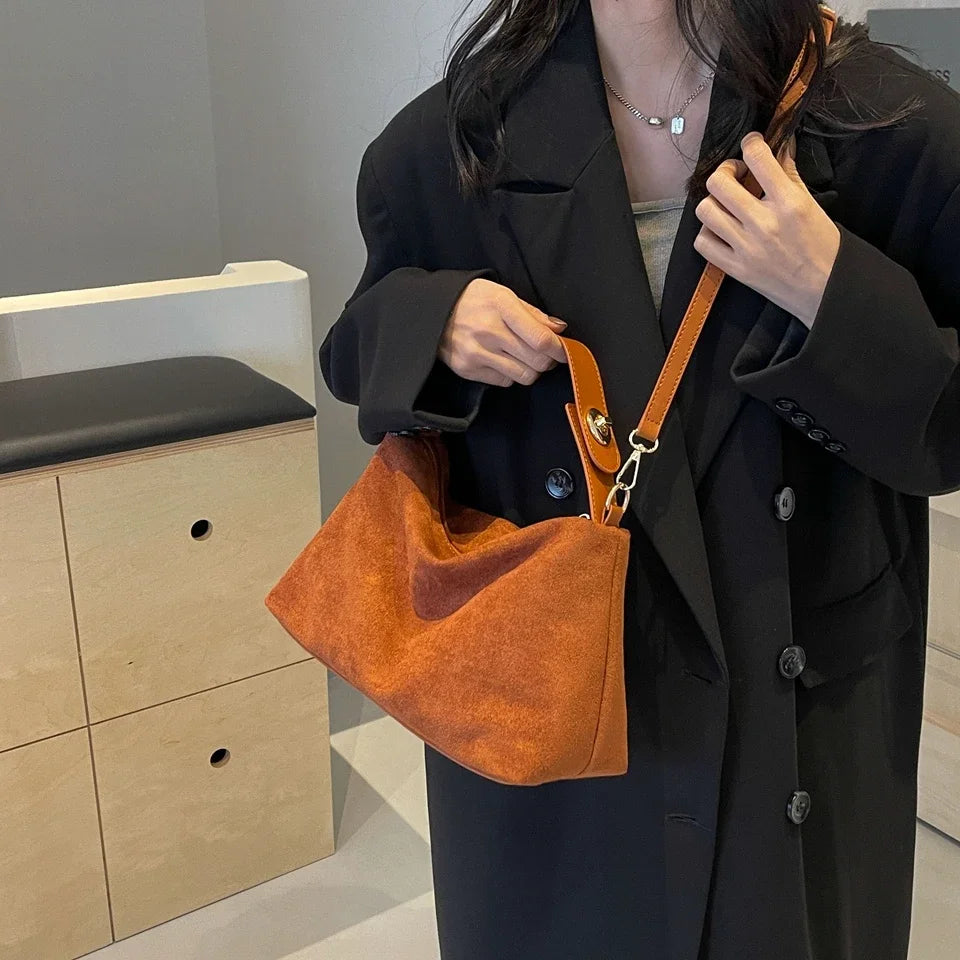 Borsa Tracolla Donna in Pelle Scamosciata Morbida