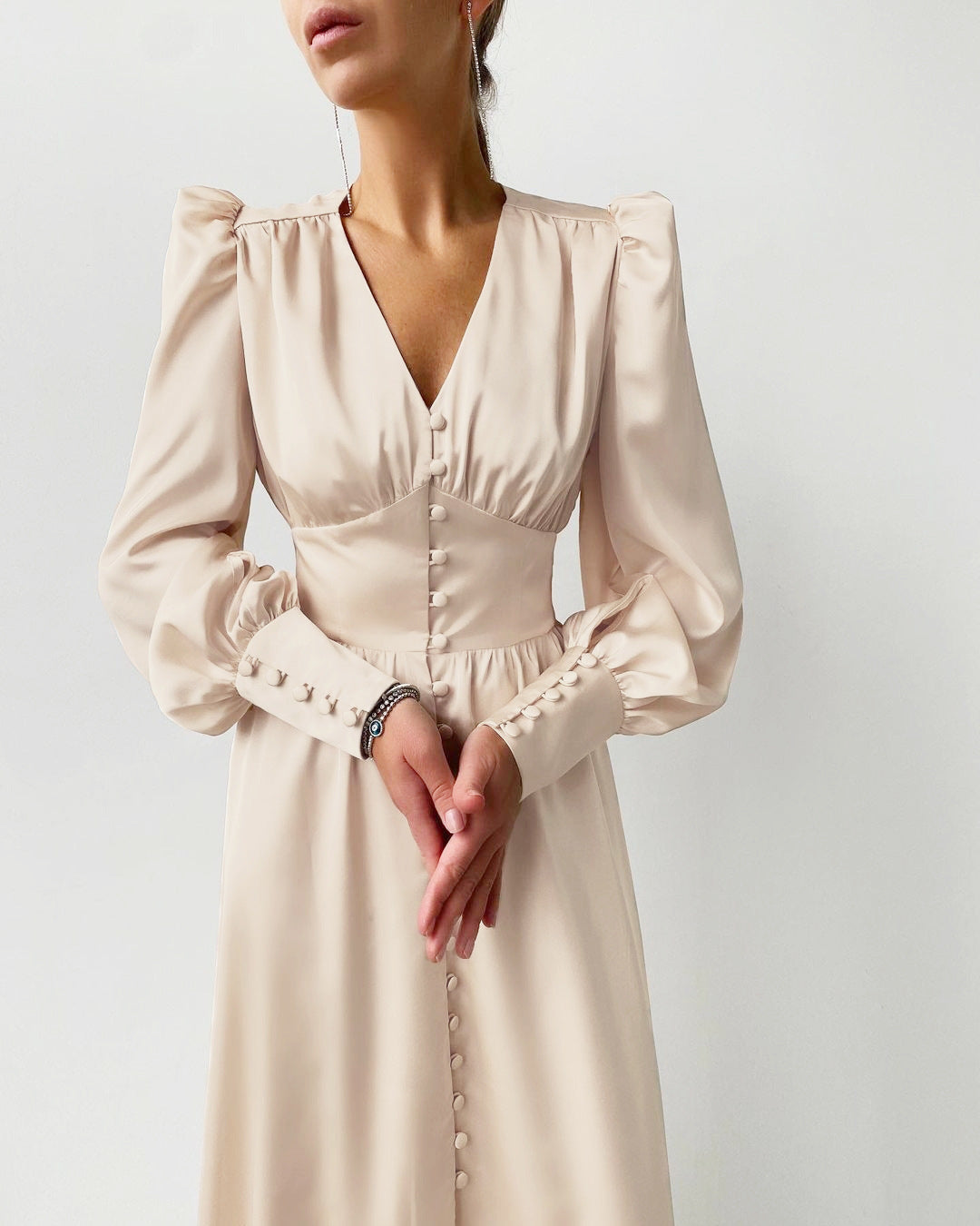 Abito Donna in Raso Scollo Classico Vestibilità Elegante
