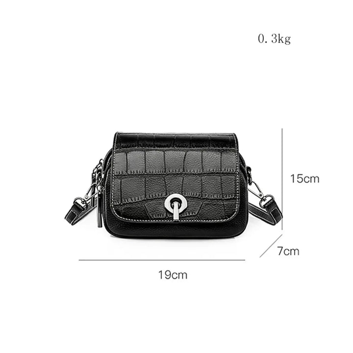 Borsa a tracolla nera in pelle sintetica con texture coccodrillo, dimensioni 19x15x7 cm, chiusura a gancio, elegante e leggera, 0.3 kg.