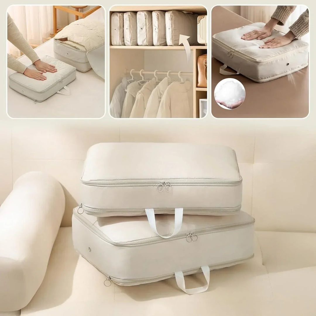 Sacchetti sottovuoto per vestiti, beige, con cerniera e maniglie, mostrati compressi e appesi. Ideali per risparmiare spazio nell'armadio.