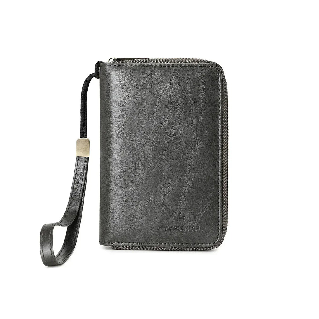Portafoglio uomo in pelle nera con cerniera e cinturino, design elegante e compatto, ideale per carte e contanti. Accessorio moda maschile.