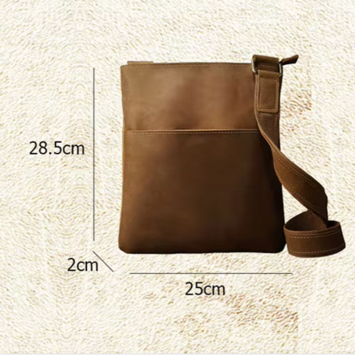 Borsa a tracolla in pelle marrone, dimensioni 28,5x25x2 cm, design elegante e minimalista, ideale per uomo e donna, accessorio moda versatile.