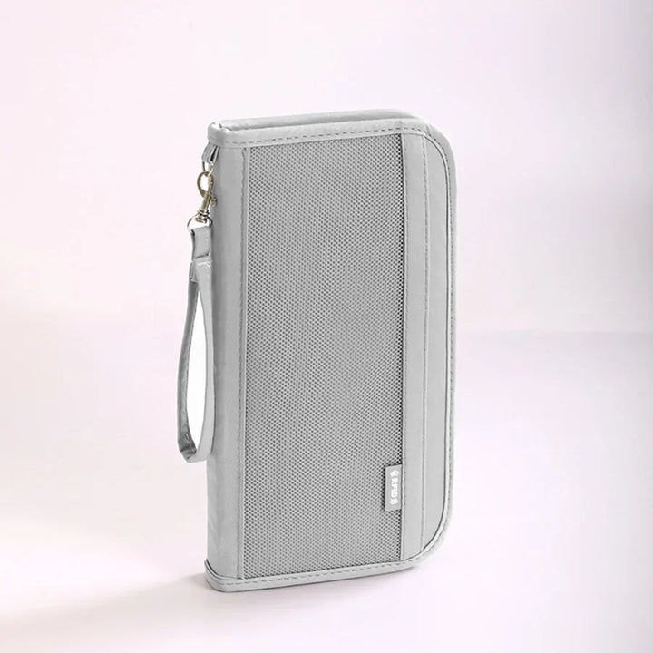 Custodia organizer grigia in tessuto con cerniera e manico, ideale per documenti e accessori da viaggio. Design elegante e funzionale.