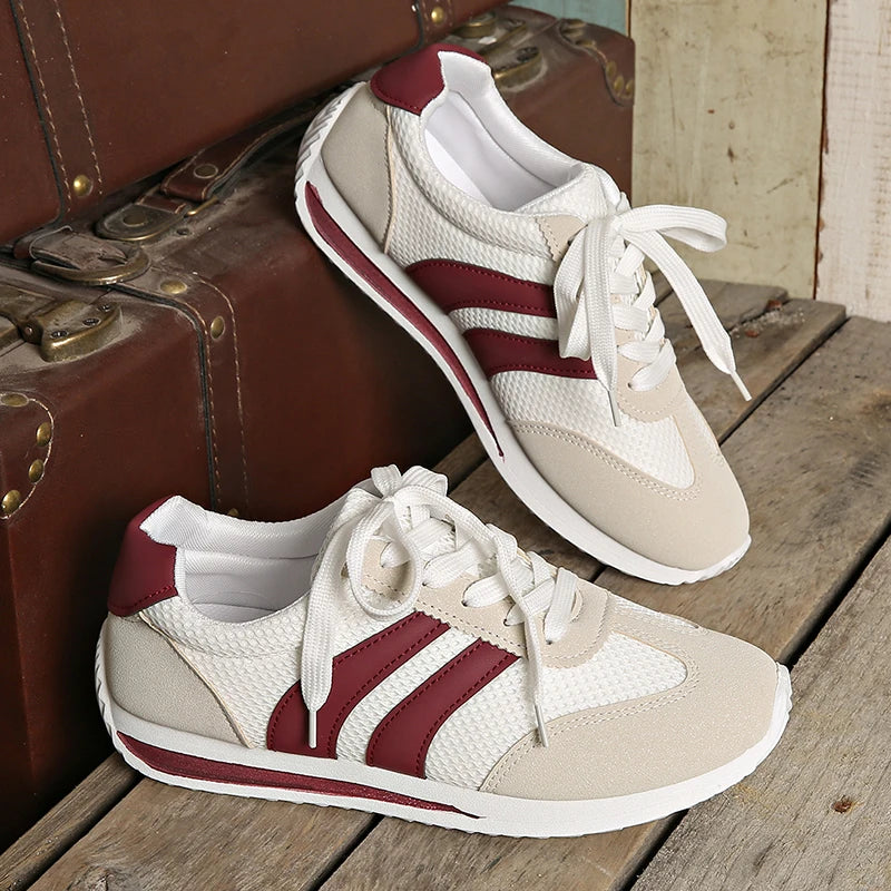 Sneakers comode con plateau e righe leggere da donna 5