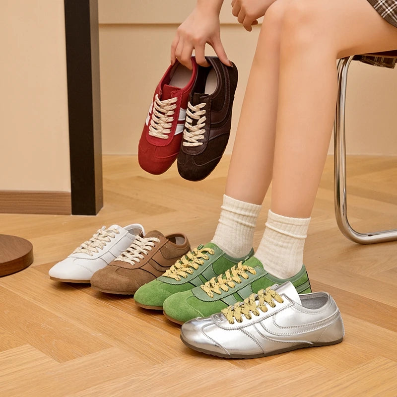 Sneakers da donna retrò con lacci, comode e sintetiche 1