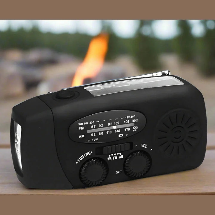 SolarWave | Radio di emergenza a manovella alimentata ad energia solare per uso esterno 9