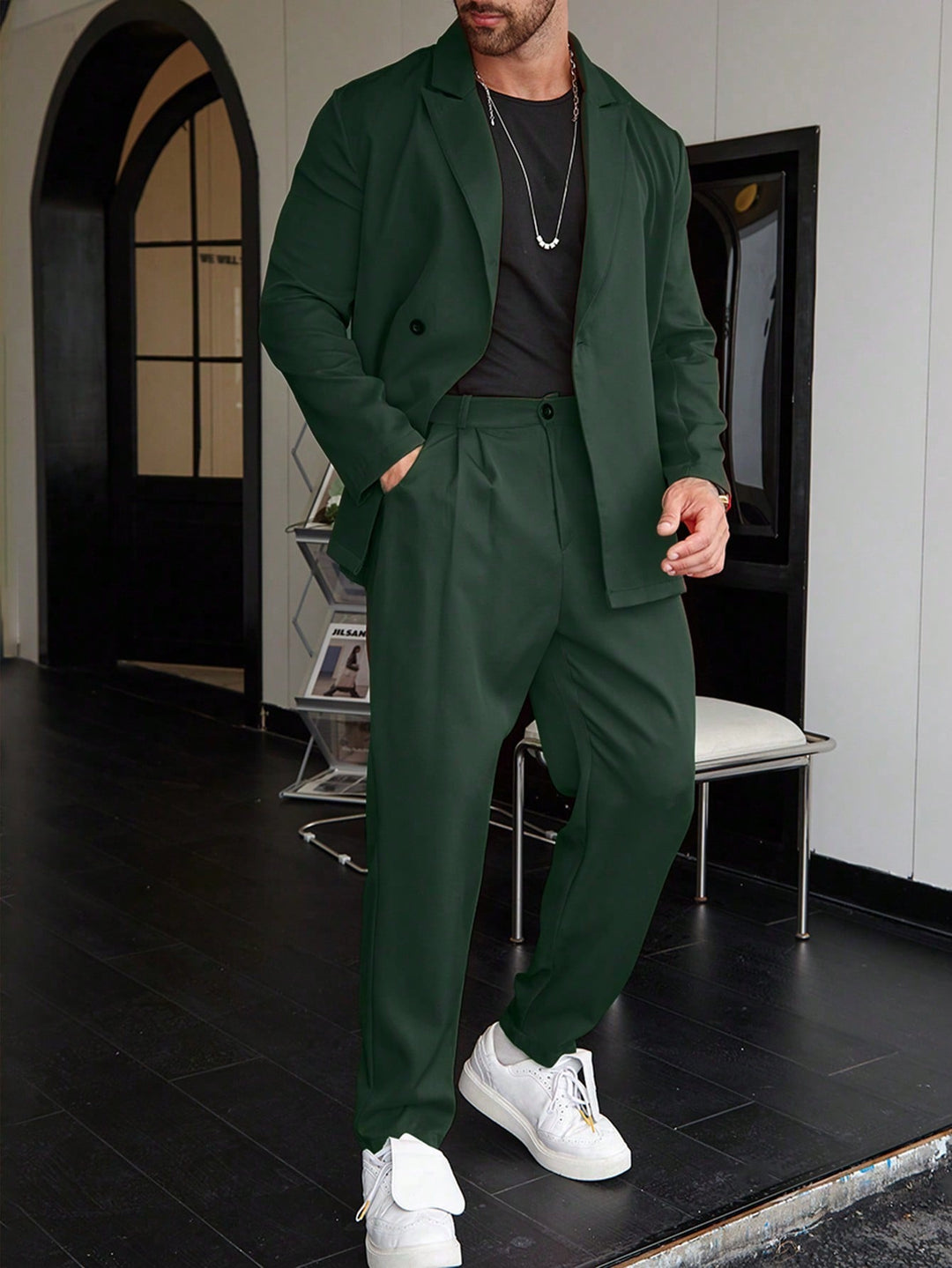 Completo Uomo Blazer con Revers a Punta e Pantaloni Slim Fit