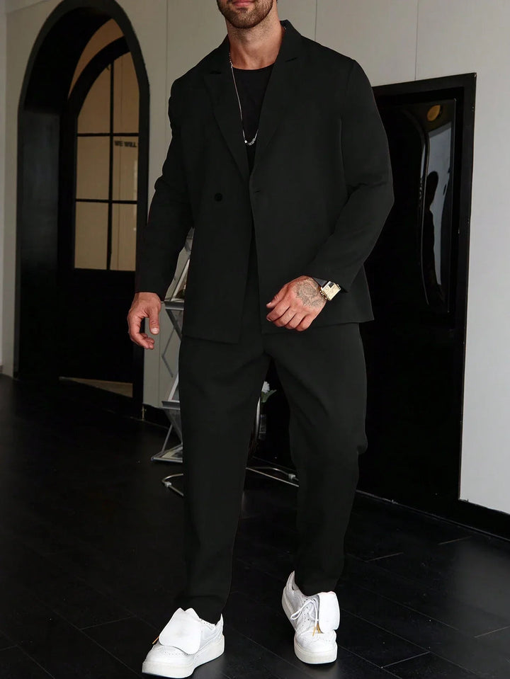 Completo Uomo Blazer con Revers a Punta e Pantaloni Slim Fit