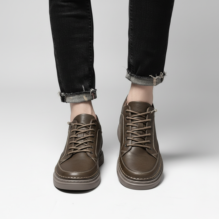 Sneakers Uomo con Rialzo Nascosto Design Minimalista Moderno