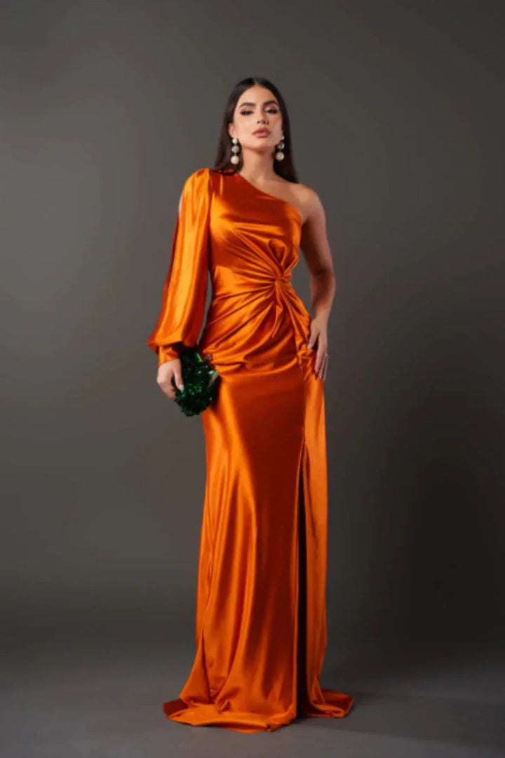 Valentina | Abito Elegante Asimmetrico in Raso con Spacco 13
