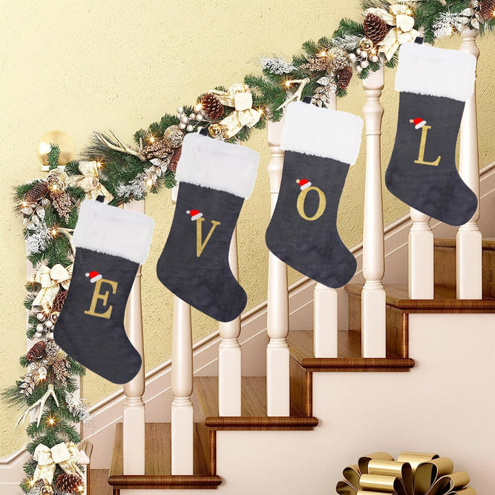VelvetMonogram | Calza di Natale in velluto personalizzata per decorazioni natalizie 3