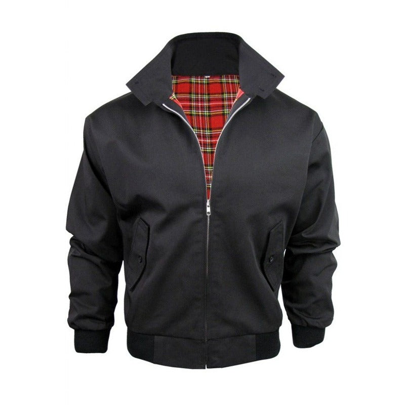 Giacca Harrington nera con fodera a quadri rossi, chiusura a zip, colletto alto e polsini elasticizzati. Stile classico e versatile.