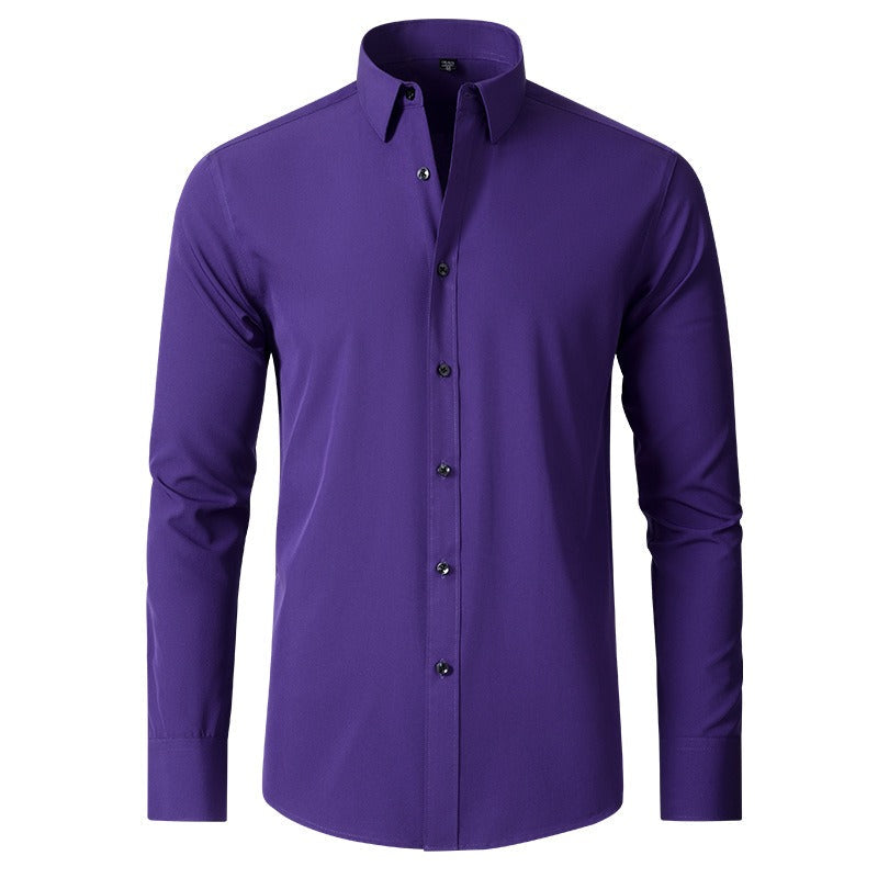 Camicia uomo elegante viola a maniche lunghe, colletto classico, bottoni neri. Moda maschile, abbigliamento formale, stile sofisticato.