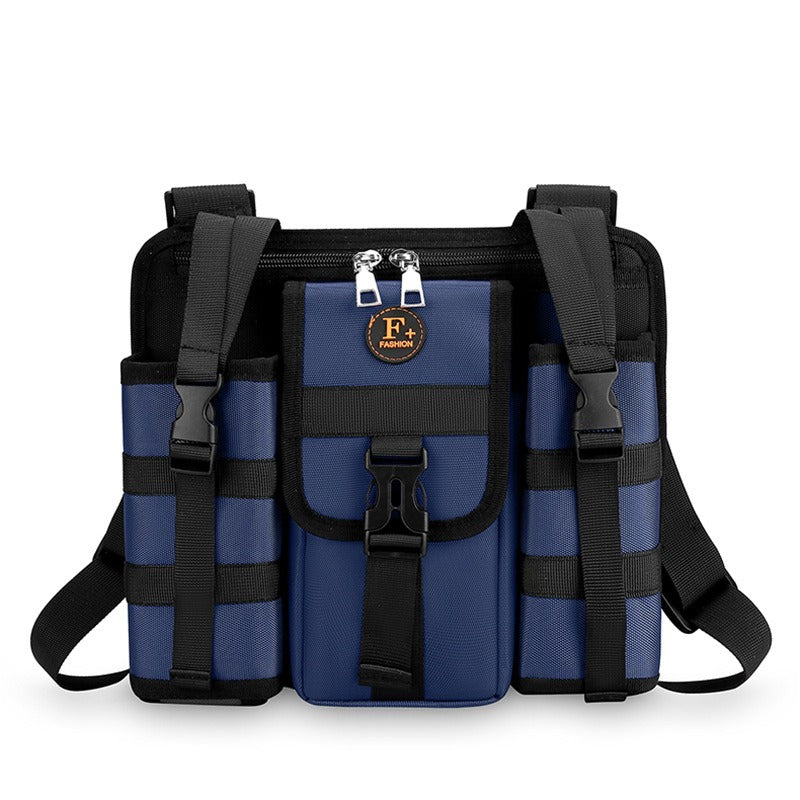 Zaino tattico blu e nero con tasche multiple, cerniere robuste e fibbie regolabili. Ideale per escursioni, campeggio e attività outdoor.