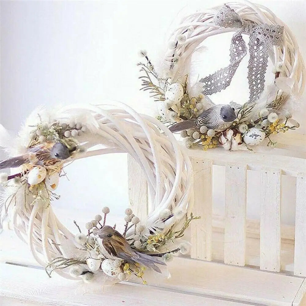 White Wonder | Ghirlanda di rattan fatta a mano per decorare la porta di Natale 3