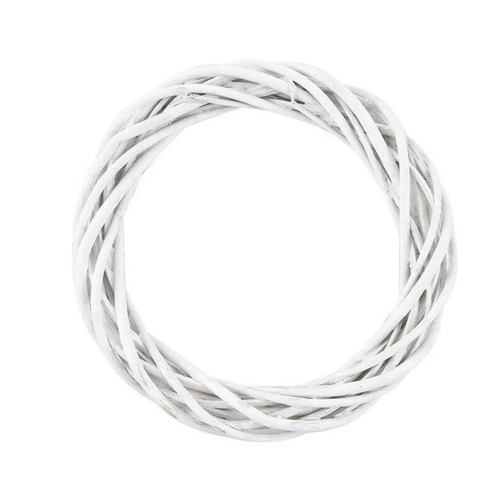 White Wonder | Ghirlanda di rattan fatta a mano per decorare la porta di Natale 4