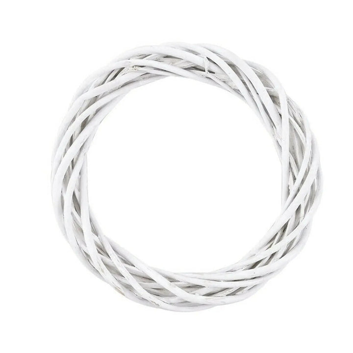 White Wonder | Ghirlanda di rattan fatta a mano per decorare la porta di Natale 5