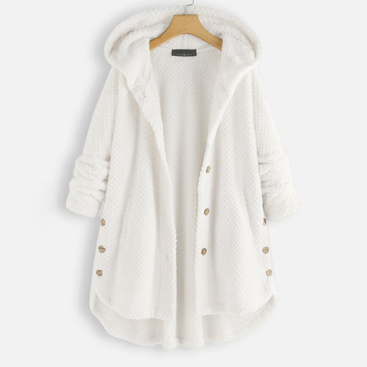 Cappotto donna invernale bianco con cappuccio, bottoni decorativi, tessuto morbido e caldo. Ideale per moda autunno-inverno.