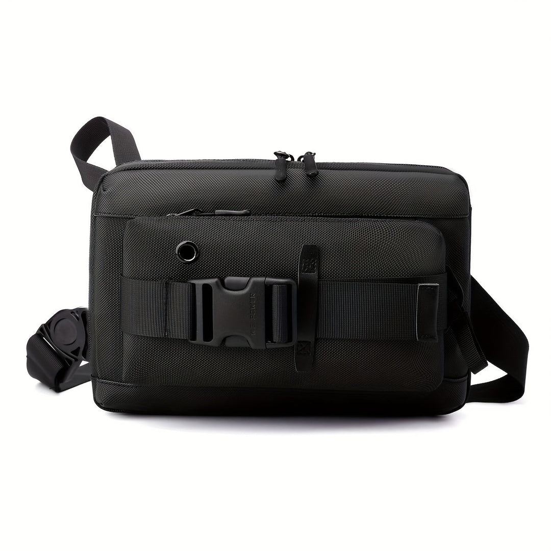 Borsa a tracolla nera in nylon resistente, design moderno con fibbia frontale e cerniere, ideale per viaggi e uso quotidiano.